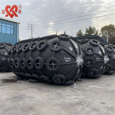 Black Pneumatic Marine Fenders Flexible / Durable for 3.3*6.5m Vessels