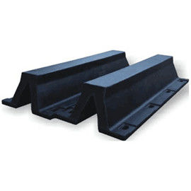 Super Arch Marine Rubber Fenders V Type For Ship Docking RS Certificate