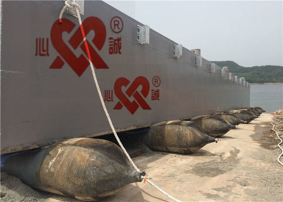 Customizable Thickness W Type Rubber Fender For D1M*EL12M 5/6/7/8/9/10 Layers 6-8 Years Service Life