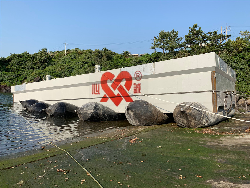 High Loads Marine Heavy Lifting Airbags , Inflatable Air Bags For