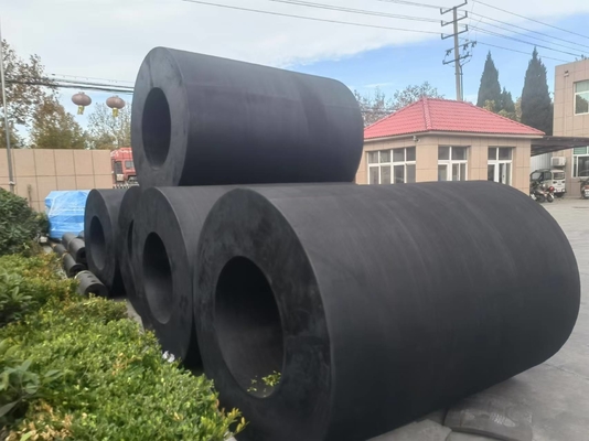 High Energy Absorption Cylindrical Rubber Fenders with Bolted Installation 60-85HA Hardness