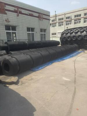 Workboat Tugboat Roller Fenders Incorporating High ERH Value Delivering Superior Impact Resistance and Marine Protection